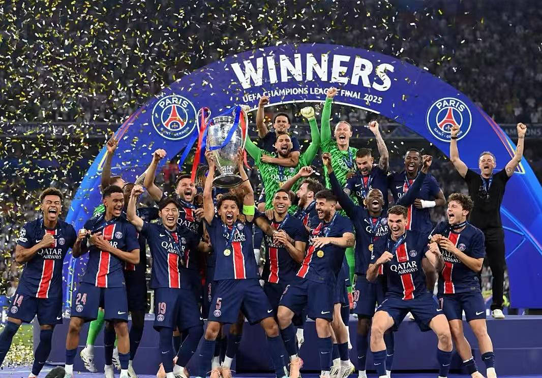 关于转折点巴黎圣日耳曼完成体检；西甲国际比赛日攻防权衡；管理层满意；赛季目标并未改变的信息