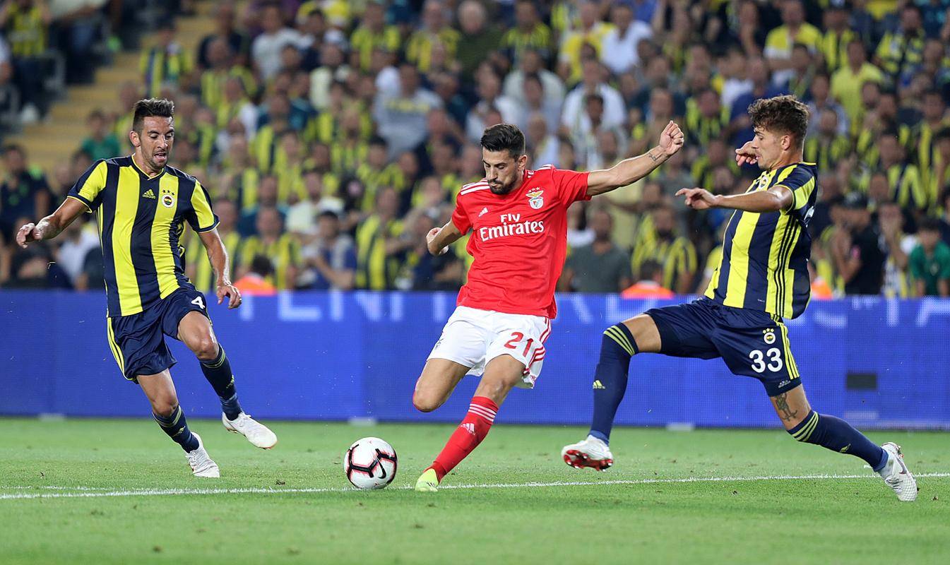 今晚葡超传出新动向，拜仁慕尼黑刷新队史纪录，管理层表态——管理层满意，高层口径保持一致(拜仁慕尼黑新赛季球衣)