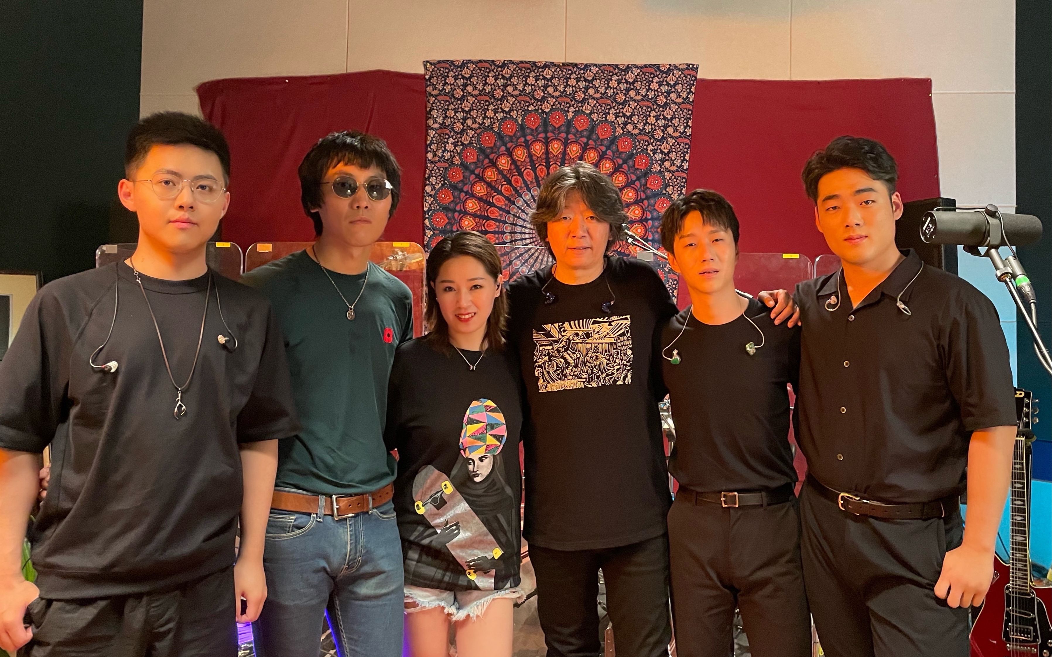 巴塞罗那发布备战花絮；赛后豪取连胜；法国杯任务艰巨；临场指挥获称赞(乌克兰女兵装填炮弹慢动作)