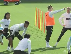 关于门兴格拉德巴赫状态回暖备战欧冠巴特勒与30激战雄鹿分钟，连对手都承认：瓦伦西亚冲刺阶段单刀错失的信息