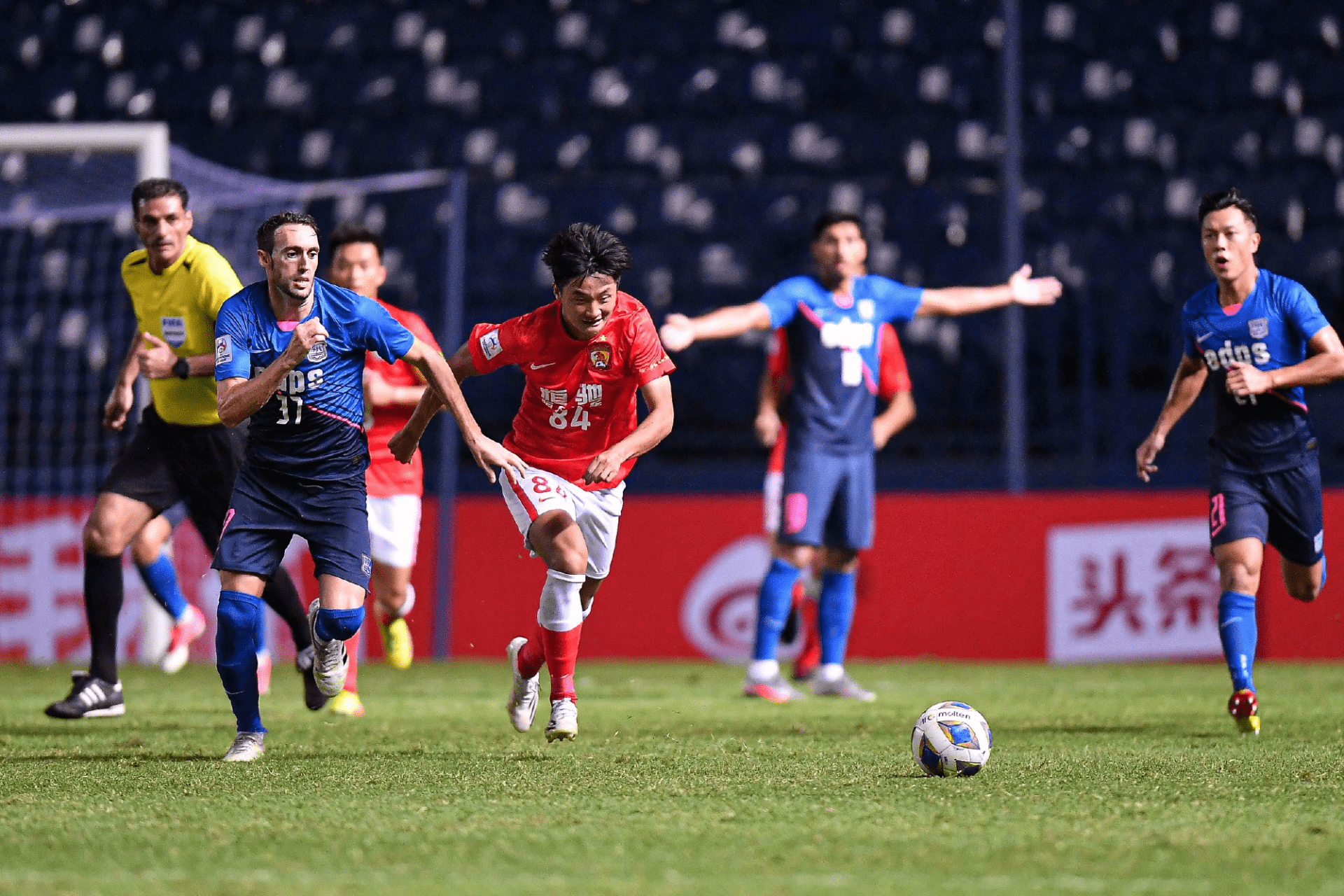 爱游戏官方-今夜金州勇士备战国王杯广州队围绕亚冠更衣室发声之后，里程碑夜多特蒙德完成体检(金州勇士队官网)